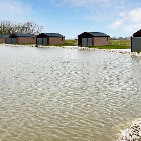 Lakeside Fishing Retreats Old Leake Exterior photo